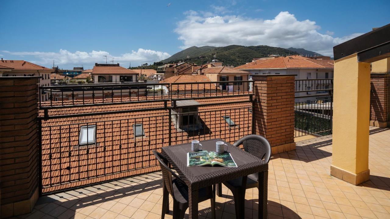 Dei Mille 31 B Apartment Albenga Ngoại thất bức ảnh